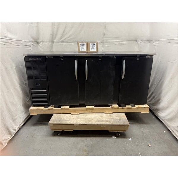 Scratch and Dent Beverage-Air DD78HC-B 2 Double Tap Kegerator Beer Dispenser - Black, (4) 1/2 Keg Capacity