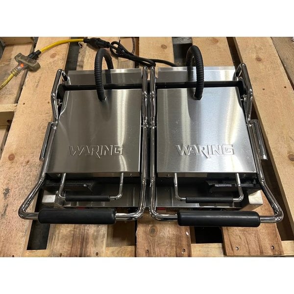 Scratch and Dent Waring WPG300T Panini Supremo Grooved Top & Bottom Panini Sandwich Grill with Timers - 17" x 9 1/4" Cooking Surface - 240V, 3120W