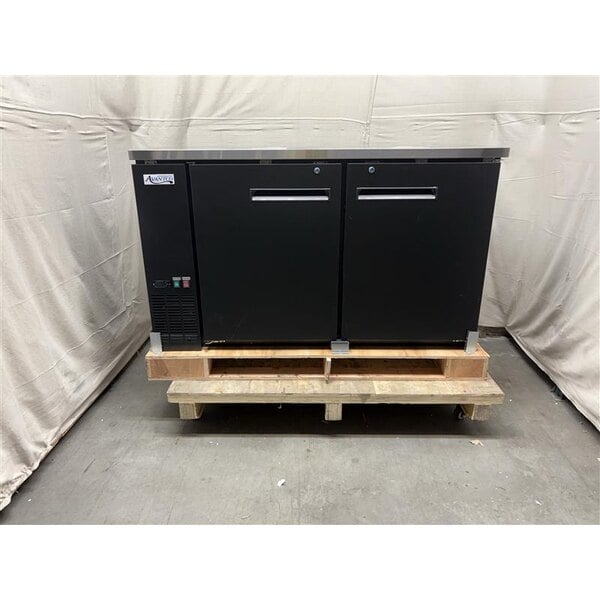 Scratch and Dent Avantco UDD-60-HC (2) Double Tap Kegerator Beer Dispenser - Black, (2) 1/2 Keg Capacity