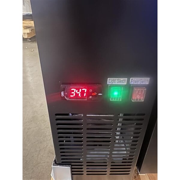 Scratch and Dent Avantco UDD-60-HC (2) Double Tap Kegerator Beer Dispenser - Black, (2) 1/2 Keg Capacity