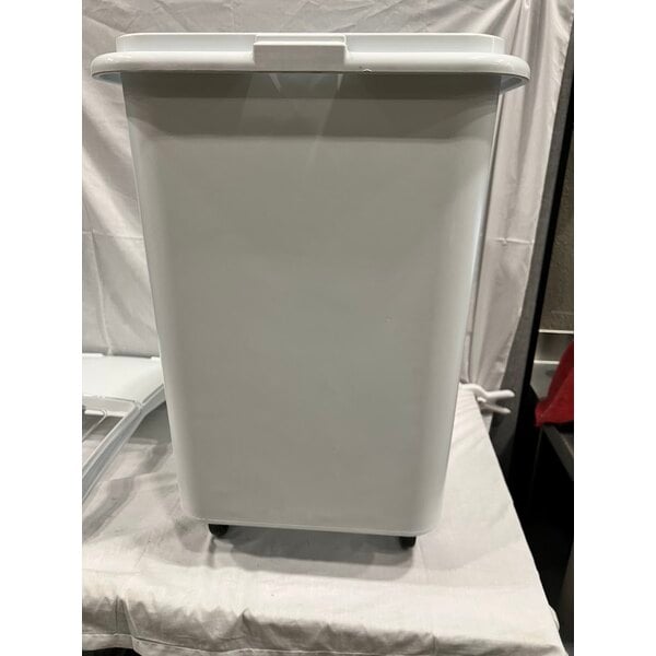 Scratch and Dent Rubbermaid® FG360388WHT ProSave 30.8 Gallon / 490 Cup White Slant Top Mobile Ingredient Storage Bin with Sliding Lid & Scoop