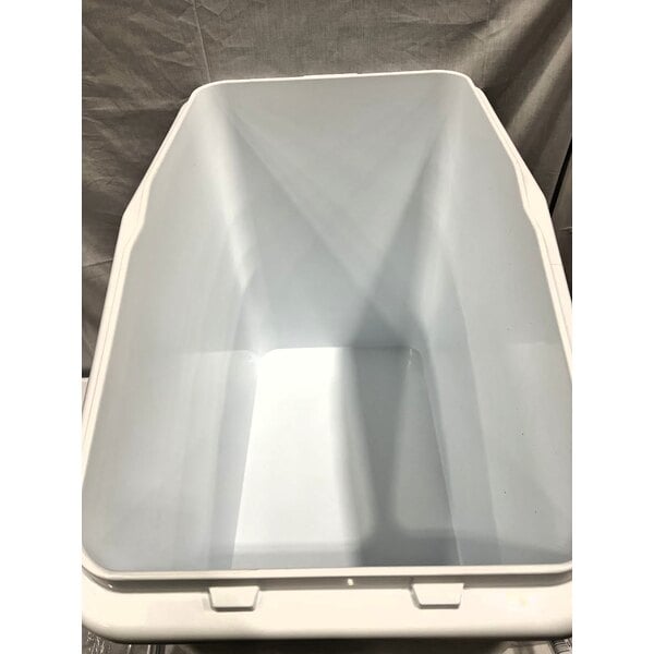 Scratch and Dent Rubbermaid® FG360388WHT ProSave 30.8 Gallon / 490 Cup White Slant Top Mobile Ingredient Storage Bin with Sliding Lid & Scoop