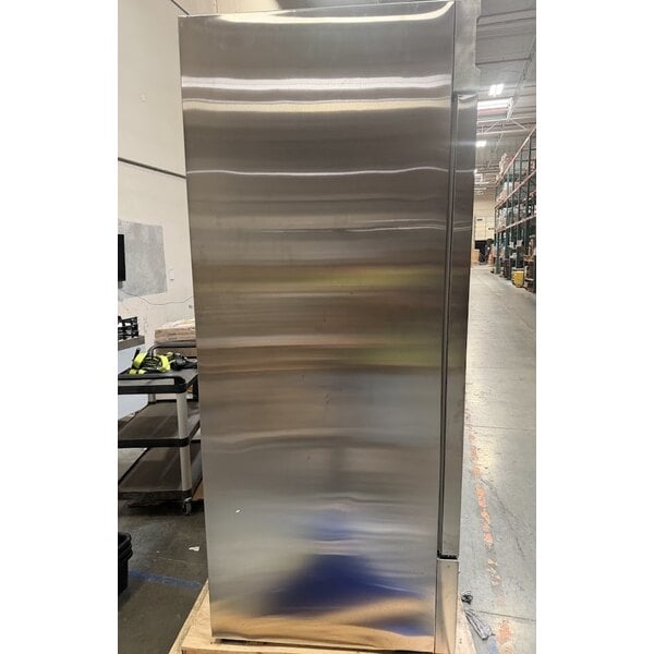 Scratch and Dent Avantco SS-3R-HC 81 5/16" Stainless Steel Solid Door Reach-In Refrigerator