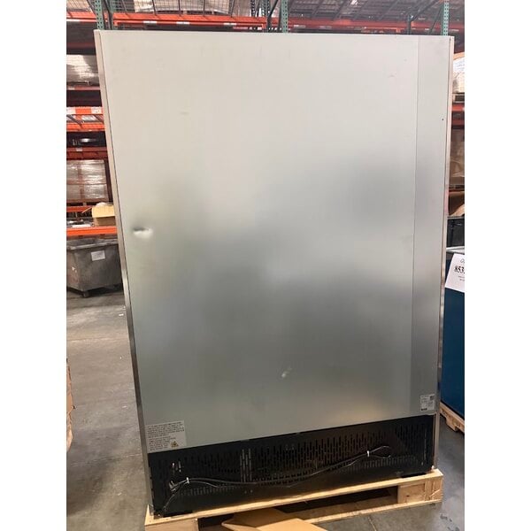 Scratch and Dent MainStreet Equipment BMR-49-R 54" Solid Door Reach-In Refrigerator