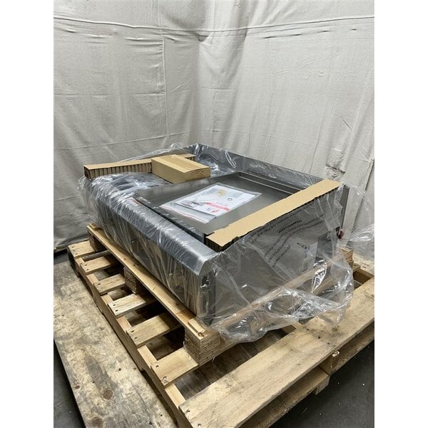 Scratch and Dent Cooking Performance Group GT-CPG-36-NL 36" Gas Countertop Griddle with Flame Failure Protection and Thermostatic Controls - 90,000 BTU