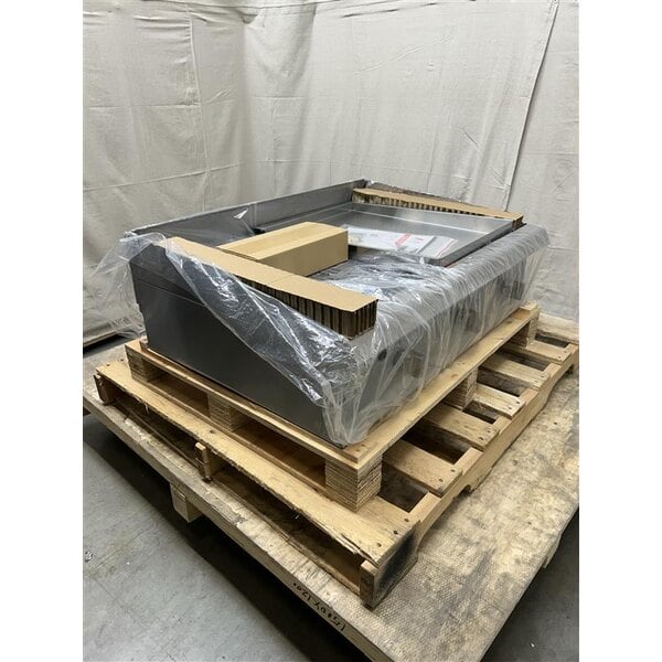 Scratch and Dent Cooking Performance Group GT-CPG-36-NL 36" Gas Countertop Griddle with Flame Failure Protection and Thermostatic Controls - 90,000 BTU