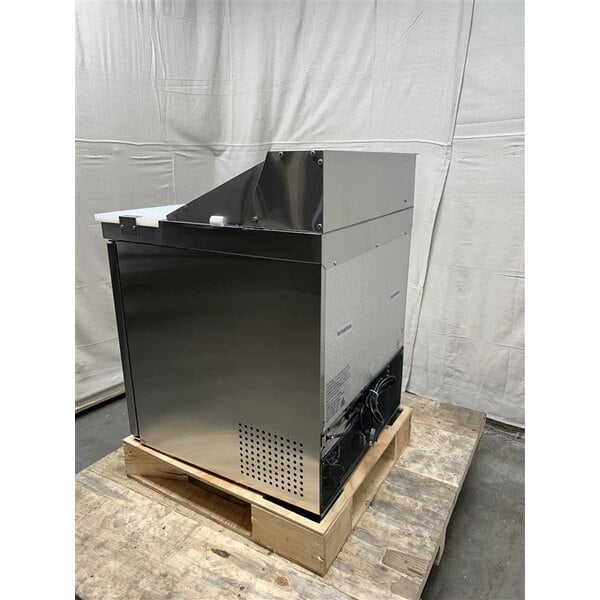 Scratch and Dent Avantco APT-27-HC 27" 1 Door Refrigerated Sandwich Prep Table