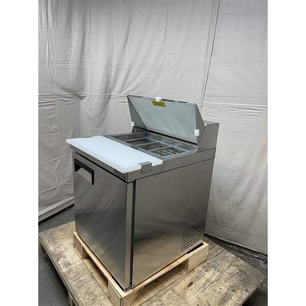 Scratch and Dent Avantco APT-27-HC 27" 1 Door Refrigerated Sandwich Prep Table