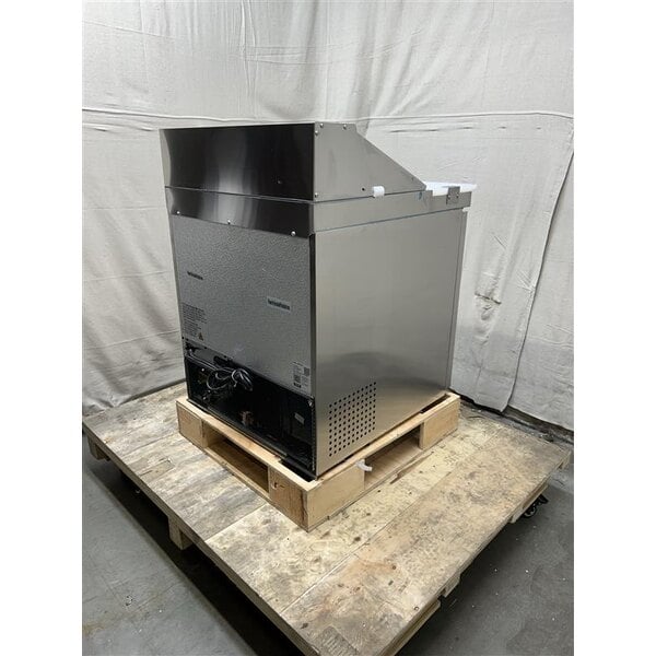 Scratch and Dent Avantco APT-27-HC 27" 1 Door Refrigerated Sandwich Prep Table