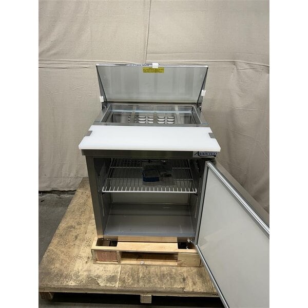 Scratch and Dent Avantco APT-27-HC 27" 1 Door Refrigerated Sandwich Prep Table
