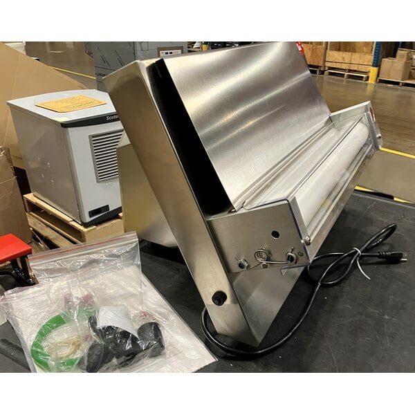 Scratch and Dent Estella EDS18S 18" Countertop One Stage Dough Sheeter - 120V, 1/2 HP