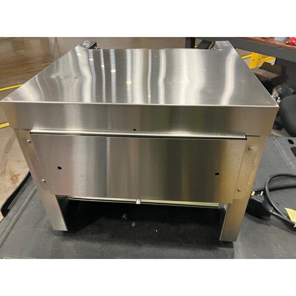 Scratch and Dent Vollrath CT4H-240950 JT3H Conveyor Toaster with 1 1/2"-3" Opening - 240V, 3600W