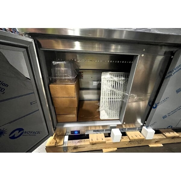 Scratch and Dent Beverage-Air SPE60HC-16 Elite Series 60" 2 Door Refrigerated Sandwich Prep Table