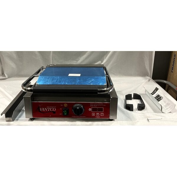 Scratch and Dent Avantco PG200ST Commercial Panini Sandwich Grill with Timer, Smooth Plates, and 13 3/8" x 8 3/4" Cooking Surface - 120V, 1750W
