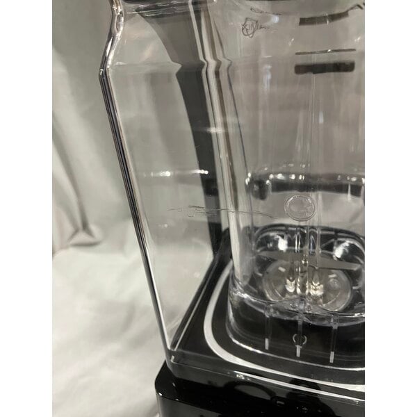 Scratch and Dent AvaMix Apex HBX2000 64 oz. 3 1/2 hp Programmable Commercial Blender with Touchpad and Sound Enclosure - 120V