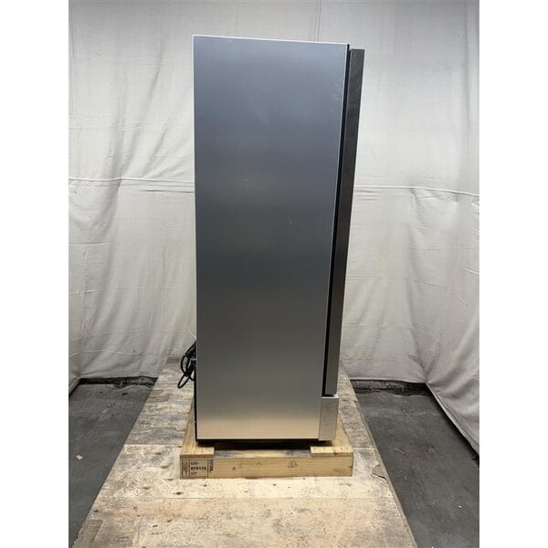 Scratch and Dent True T-12F-HC 24 7/8" One Section Solid Door Reach-In Freezer with LED Lighting