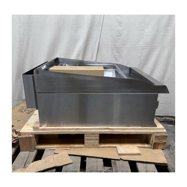 Scratch and Dent Cooking Performance Group CR-CPG-24-NL 24" Gas Countertop Radiant Charbroiler - 80,000 BTU