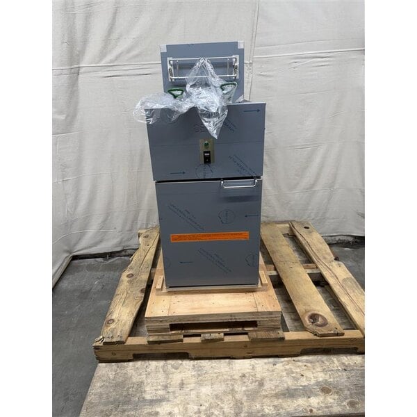 Scratch and Dent Dean by Frymaster SR114E Super Runner Economy 40 lb. Electric Floor Fryer - 240V, 3 Phase