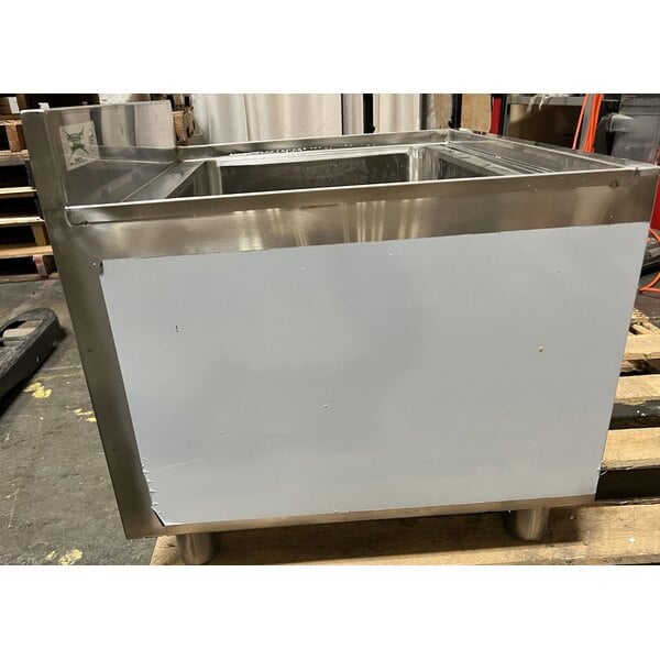 Scratch and Dent Regency 21" x 24" Stainless Steel Underbar Ice Bin with Bottle Holders - 77 lb.