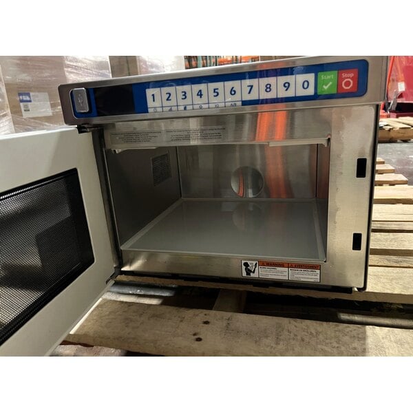 Scratch and Dent Solwave Ameri-Series Space Saver Heavy-Duty Stainless Steel Commercial Microwave with Push Button Controls - 208/240V, 2,100W