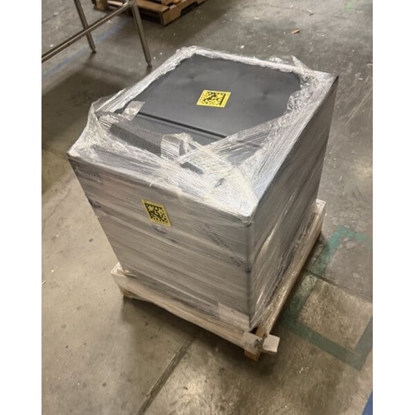 Scratch and Dent Avantco Ice Diamond EMC-F-422-A 22" Air-Cooled Modular Full Cube Ice Machine - 423 lb., 115V