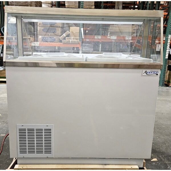 Scratch and Dent Avantco CPW-47-HC 47 1/8" 8 Tub White Deluxe Ice Cream Dipping Cabinet