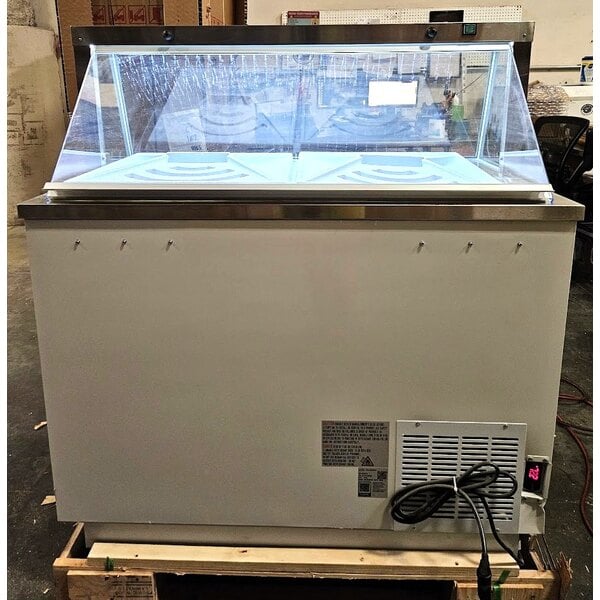 Scratch and Dent Avantco CPW-47-HC 47 1/8" 8 Tub White Deluxe Ice Cream Dipping Cabinet