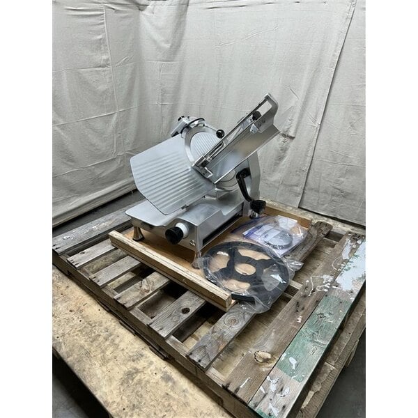 Scratch and Dent Avantco SL713MAN 13" Medium-Duty Manual Gravity Feed Meat Slicer - 3/4 hp