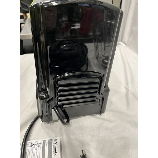 Scratch and Dent Vitamix 5205 XL 4.2 hp Variable Speed Blender with 1.5 Gallon Container - 120V
