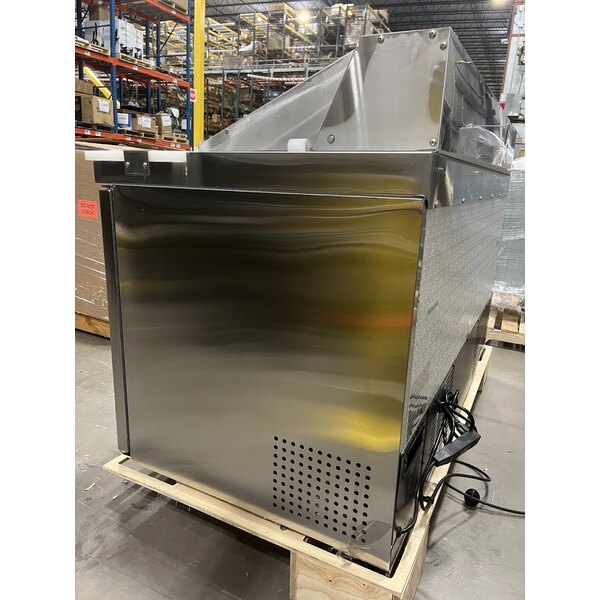 Scratch and Dent Avantco APT-60-HC 60" 2 Door Refrigerated Sandwich Prep Table