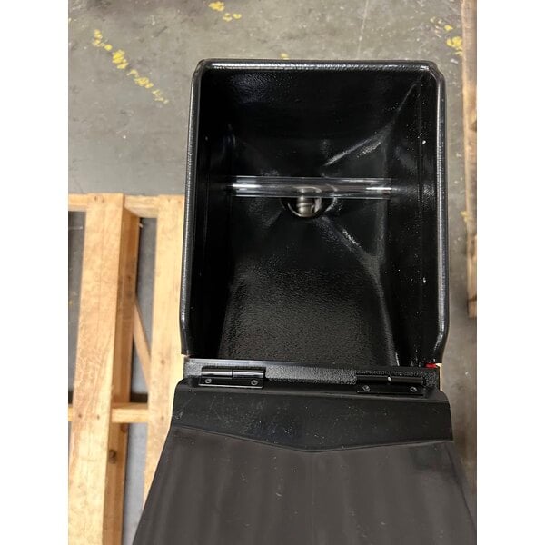 Scratch and Dent Bunn 22100.0001 G3 HD 3 lb. Red Bulk Coffee Grinder