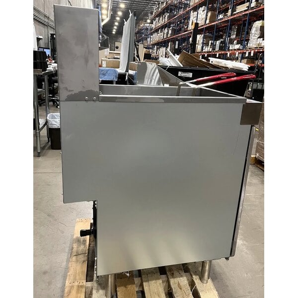 Scratch and Dent Vulcan LG300-1 35-40 lb. Natural Gas Floor Fryer - 90,000 BTU