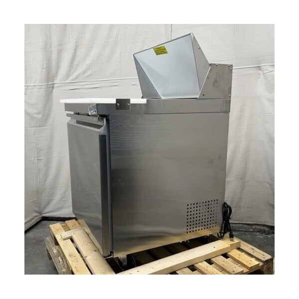 Scratch and Dent Avantco SS-PT-27-HC 27" 1 Door Stainless Steel Refrigerated Sandwich Prep Table