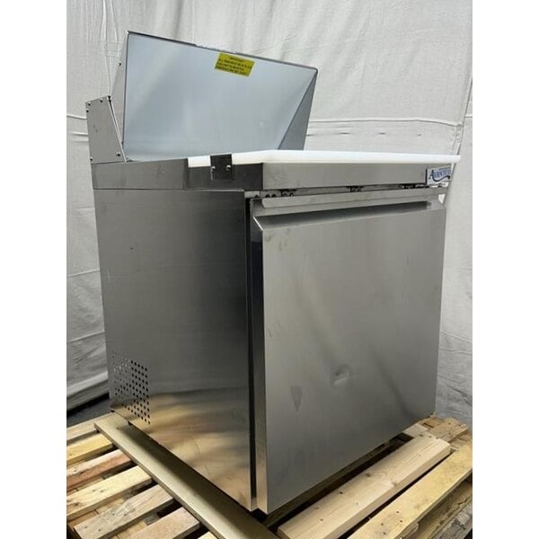 Scratch and Dent Avantco SS-PT-27-HC 27" 1 Door Stainless Steel Refrigerated Sandwich Prep Table