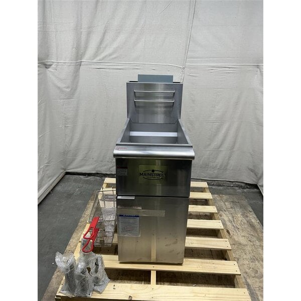 Scratch and Dent MainStreet Equipment Natural Gas 40 lb. Stainless Steel Floor Fryer - 90,000 BTU