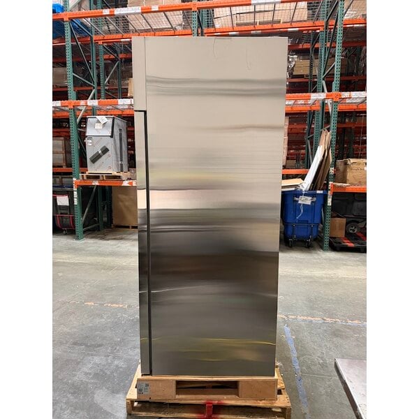 Scratch and Dent Avantco Z2-R-HC 54" Solid Door Stainless Steel Reach-In Refrigerator