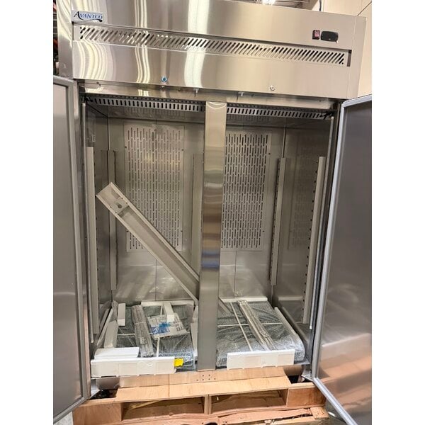 Scratch and Dent Avantco Z2-R-HC 54" Solid Door Stainless Steel Reach-In Refrigerator
