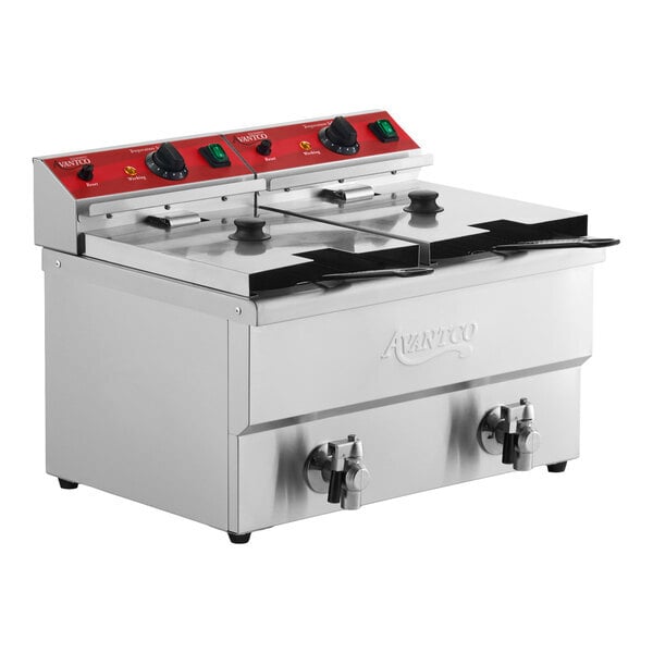 Scratch and Dent Avantco F202 30 lb. Dual Tank Medium-Duty Electric Countertop Fryer - 208-240V, 5400/7200W