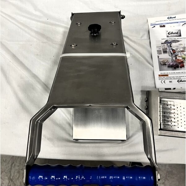Scratch and Dent Edlund XL-125 ARC! Manual Fruit and Vegetable Slicer with 1/4" Blades