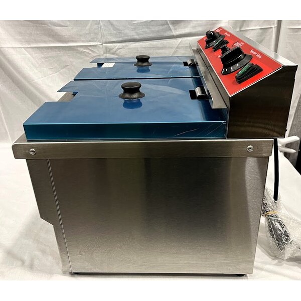 Scratch and Dent Avantco F202 30 lb. Dual Tank Medium-Duty Electric Countertop Fryer - 208-240V, 5400/7200W