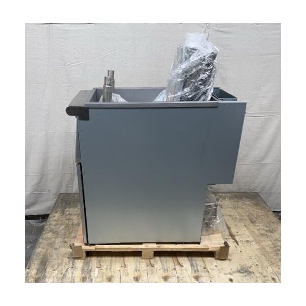 Scratch and Dent MainStreet Equipment Natural Gas 40 lb. Stainless Steel Floor Fryer - 90,000 BTU