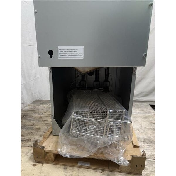 Scratch and Dent MainStreet Equipment Natural Gas 40 lb. Stainless Steel Floor Fryer - 90,000 BTU