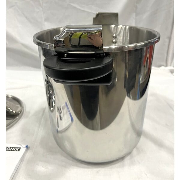 Scratch and Dent Monix 013206 Monix 50 Cup (25 Cup Raw) 12.66 qt. (12 Liter) Stainless Steel Pressure Cooker