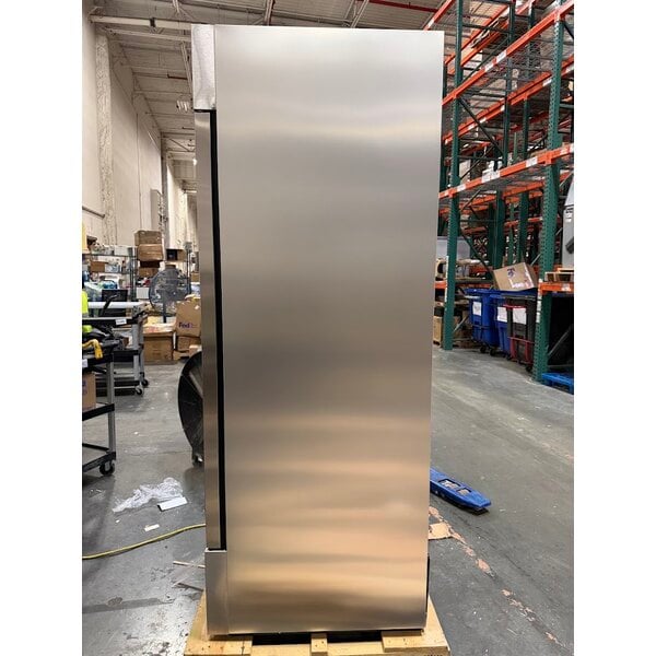 Scratch and Dent True T-23-HC 27" Solid Door Reach-In Refrigerator