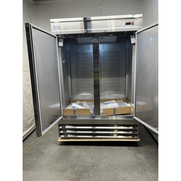 Scratch and Dent Avantco SS-2R-HC 54" Stainless Steel Solid Door Reach-In Refrigerator
