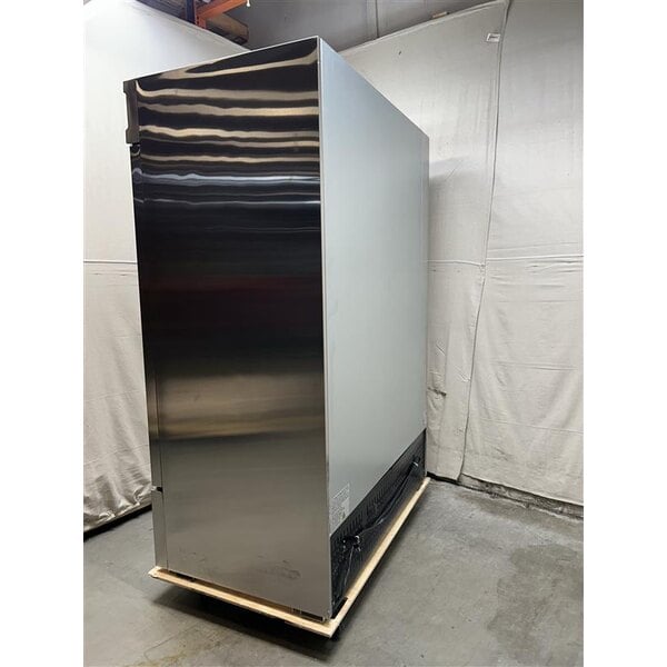 Scratch and Dent Avantco SS-2R-HC 54" Stainless Steel Solid Door Reach-In Refrigerator