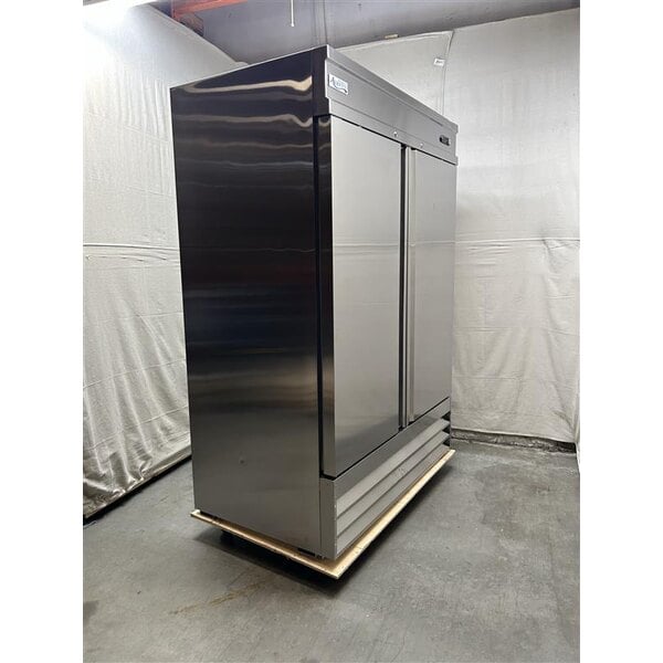 Scratch and Dent Avantco SS-2R-HC 54" Stainless Steel Solid Door Reach-In Refrigerator