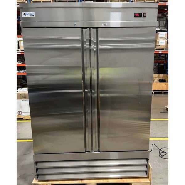 Scratch and Dent Avantco SS-2R-HC 54" Stainless Steel Solid Door Reach-In Refrigerator