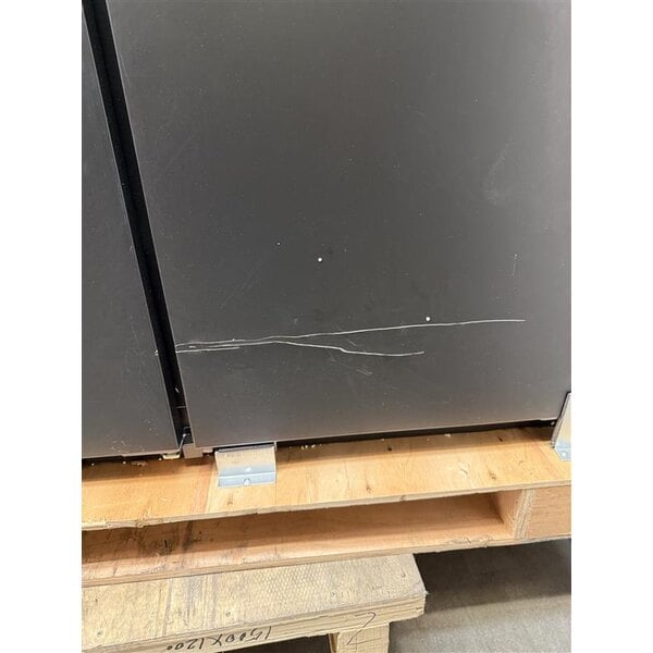 Scratch and Dent Avantco Black Kegerator / Beer Dispenser with 2 Quadruple Tap Towers (3) 1/2 Keg Capacity