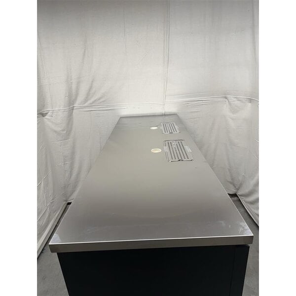 Scratch and Dent Avantco Black Kegerator / Beer Dispenser with 2 Quadruple Tap Towers (3) 1/2 Keg Capacity